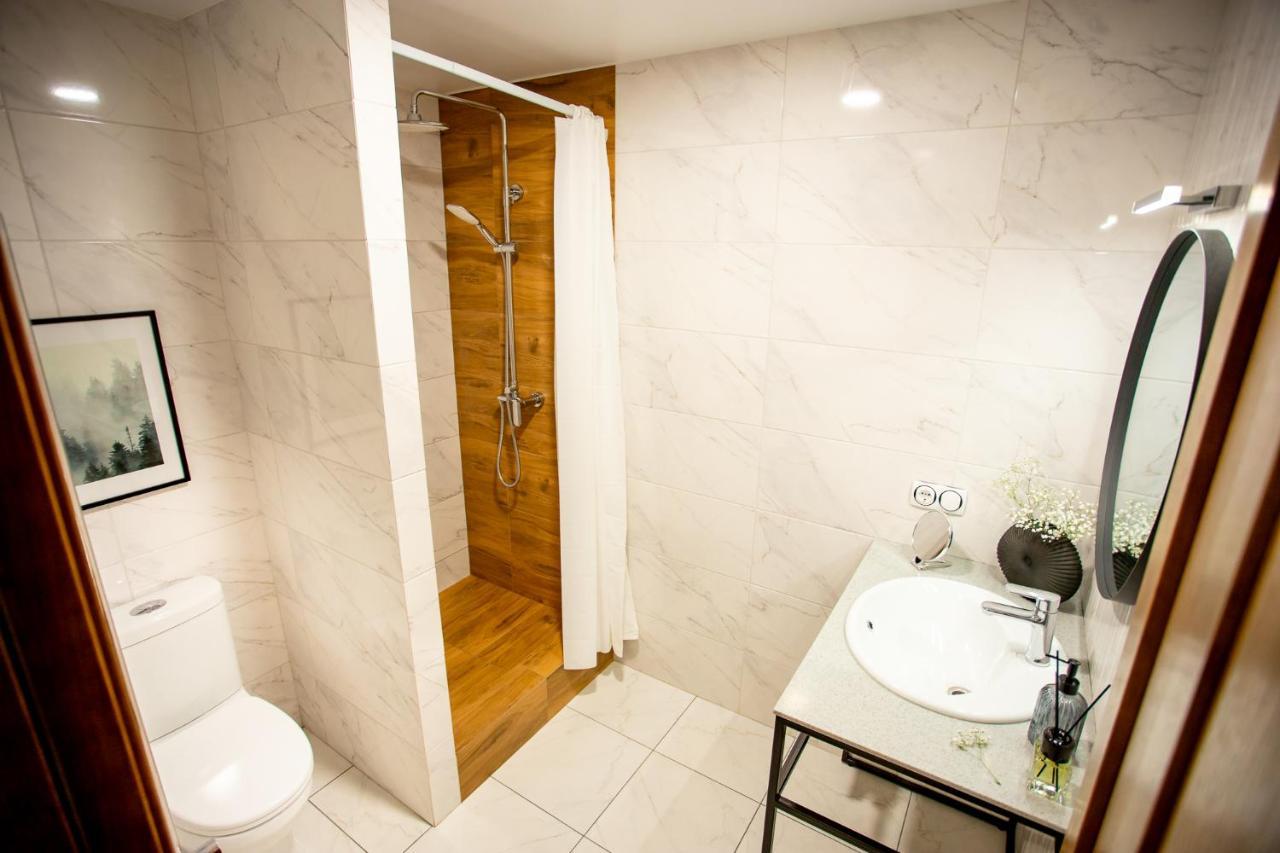 Luxury Apartment With 2 Bedrooms In The City Center نيكولايف المظهر الخارجي الصورة