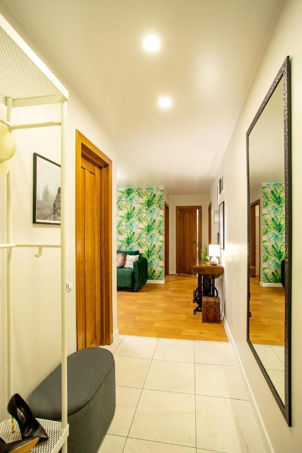 Luxury Apartment With 2 Bedrooms In The City Center نيكولايف المظهر الخارجي الصورة